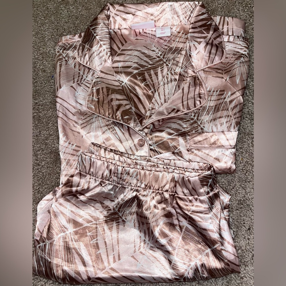 TOMMY BAHAMA Tropical print pajama set